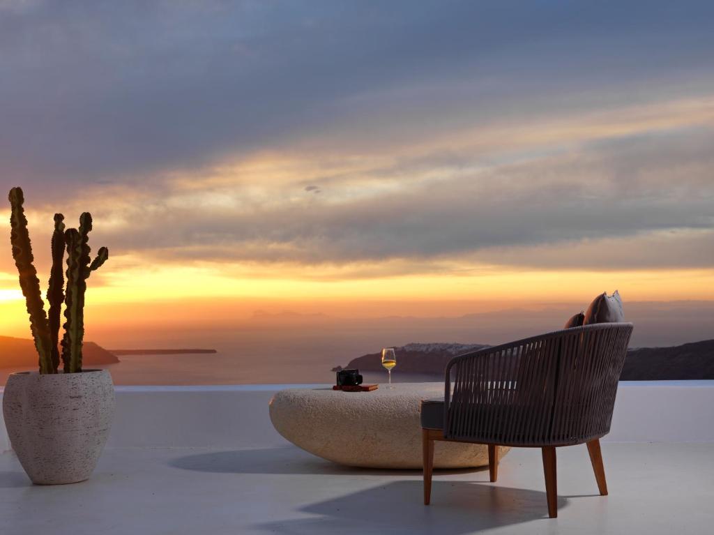5 โรงแรมฟื้นฟูสุขภาพในเอียเมอร์วิกลี ซานโตรินี: สงบสุขและเติมพลัง